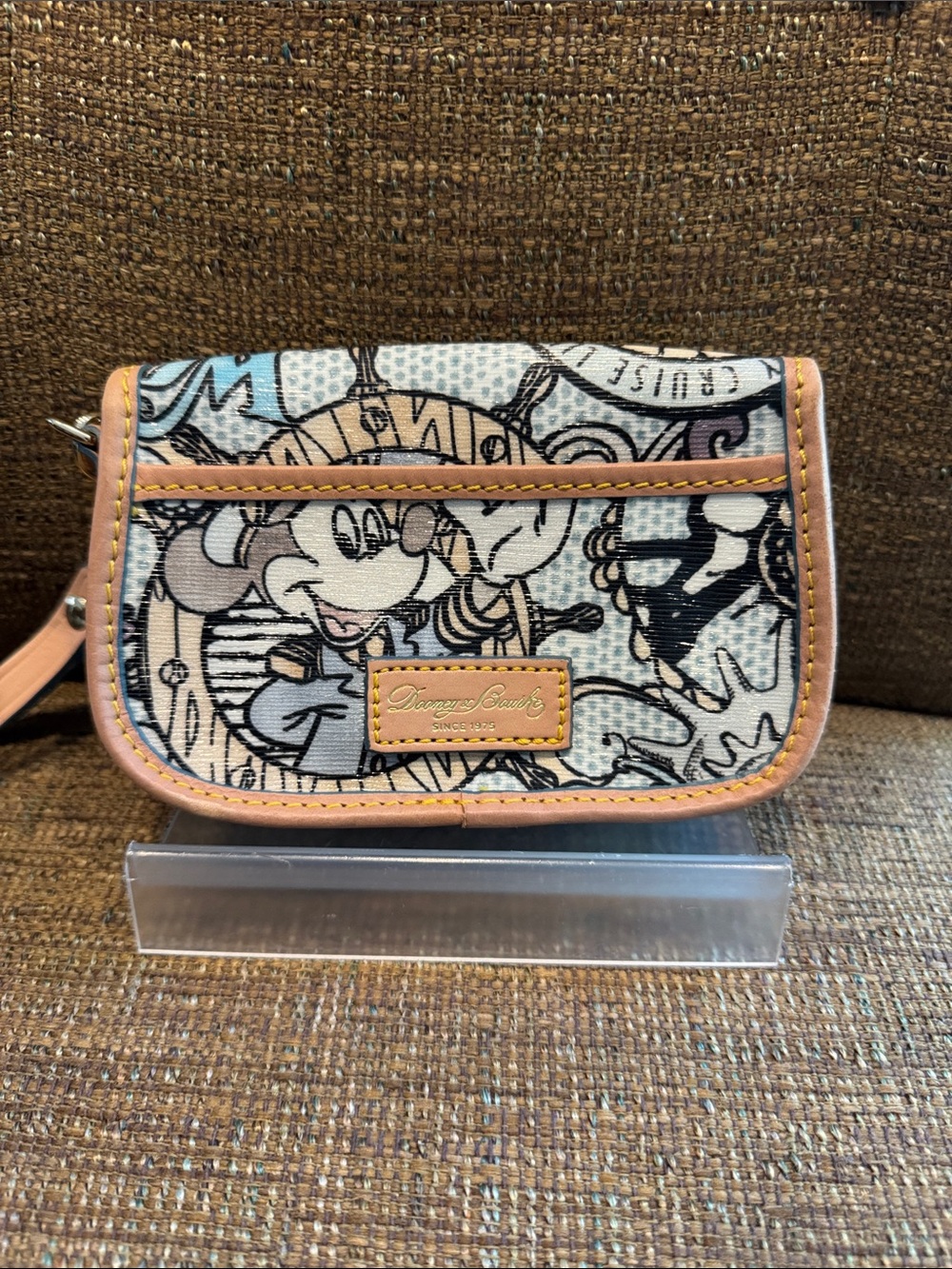 Dooney & Bourke Disney parks cruise line wristlet wallet - Picture 2 of 6